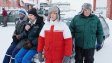 Jarkko Lahti (3.v.l.), Hannu-Pekka Björkman (rechts) in "Die Geschichte vom Holzfäller" (2022)