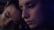 Jasmin Mokhtare (rechts) in "Bitter" (2023)