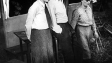Hertha Thiele, Ernst Busch, Lilli Schoenborn (v.l.n.r.) in "Kuhle Wampe oder Wem gehört die Welt?" (1932)