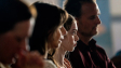 Michelle Monteith, Summer H. Howell, Greg Bryk (2.-4.v.l.) in "Spirit in the Blood" (2024)