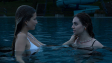 Zoë Pastelle Holthuizen, Julia Novohradsky (v.l.n.r.) in "Mädchen Mädchen" (2025)
