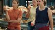 Johanna Wokalek (links), Karolin Nothacker (rechts) in "Milch ins Feuer" (2024)
